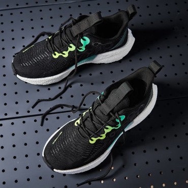 Stylish and comfortable knitted men's athletic shoes