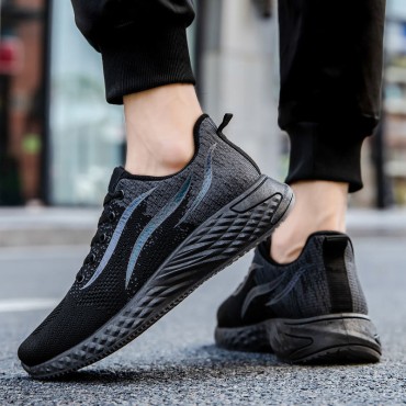 Trendy and breathable mesh sports shoes