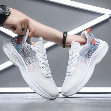 Simple and comfortable athletic shoes