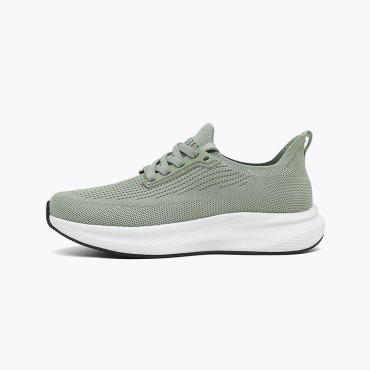 Low-top lace-up lightweight athletic shoes