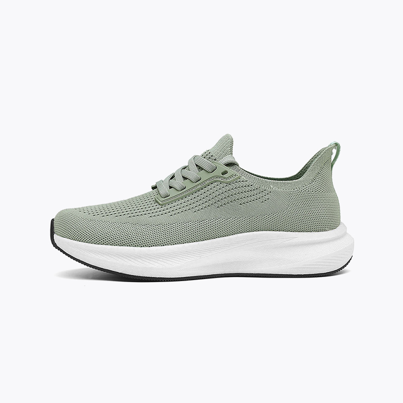 Low-top lace-up lightweight athletic shoes